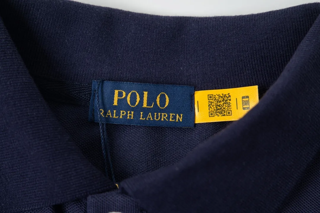 P150 Model No. Y779 Ralph Lauren/Ralph Lauren Basic pony embroidered logo short sleeves Three needles and five threads Men's and women's piqué cotton fabric Easier to wear, more comfortable and less bulky than ordinary fabrics Customized thread weaving and dyeing Classic pony embroidery Logo Cross stitching details on the neckline Three needles and five threads all over The whole body is made of three needles and five threads Complete accessories make it a trendy style Easy to control and match at will Full of design, a simple must-have! Color: Black White Navy Gray Size: S-XL